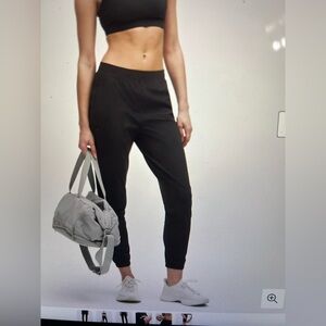 Women’s Lululemon joggers brand new